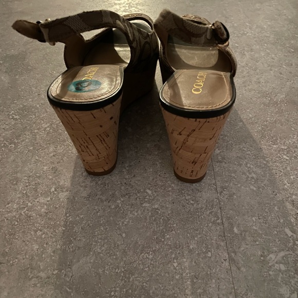 Coach wedges - size 8 - Picture 2 of 4